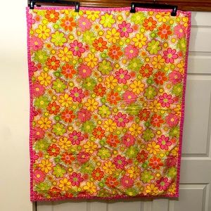 Vintage floral blanket 43”x52”.  Super cute 1970’s flower power blanket